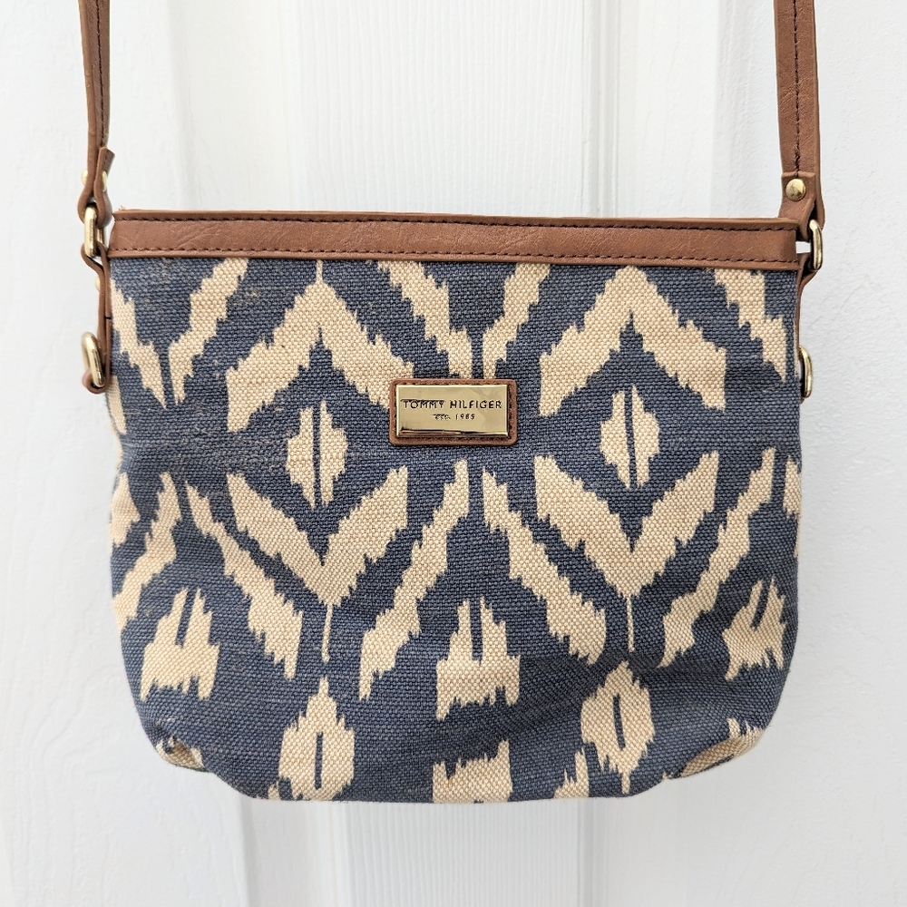 Tommy Hilfiger Blue Beige Crossbody Bag with Gold Hardware Boho